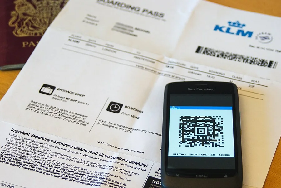 Telefon z mobilną kartą pokładową